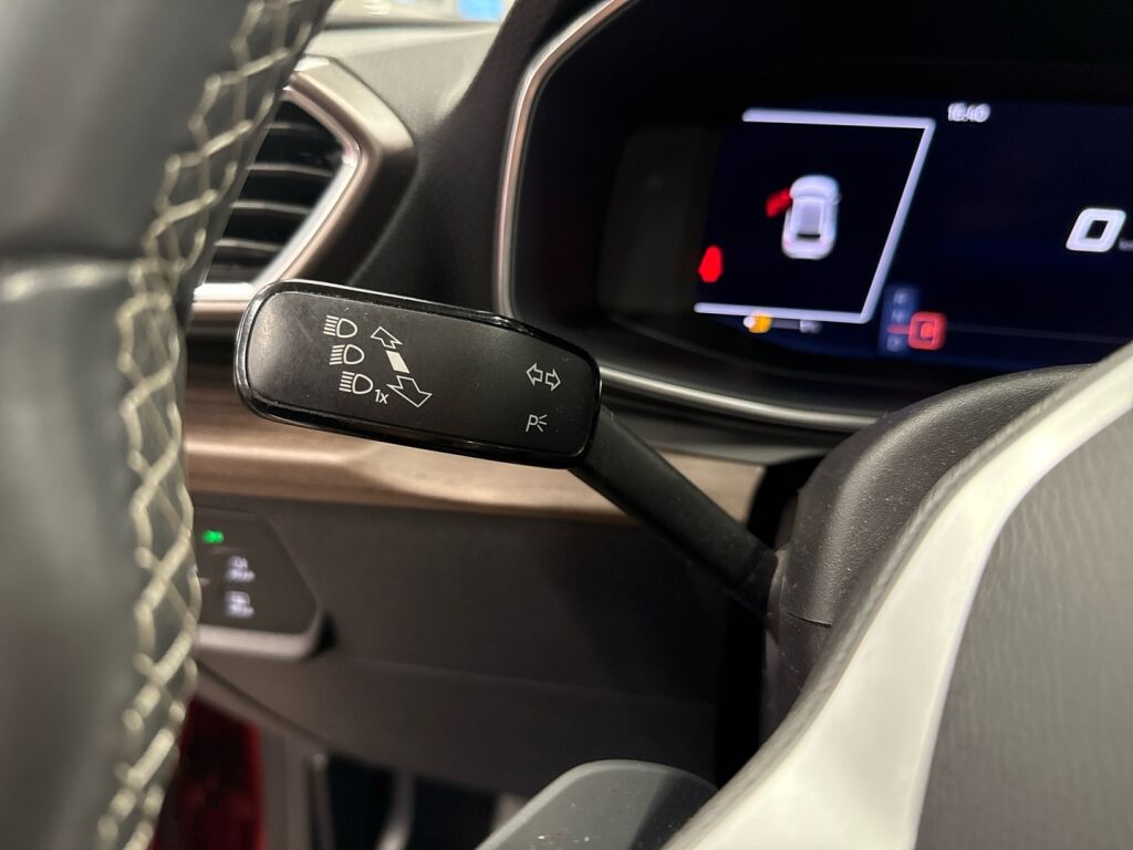 Seat Leon 2021 Punainen