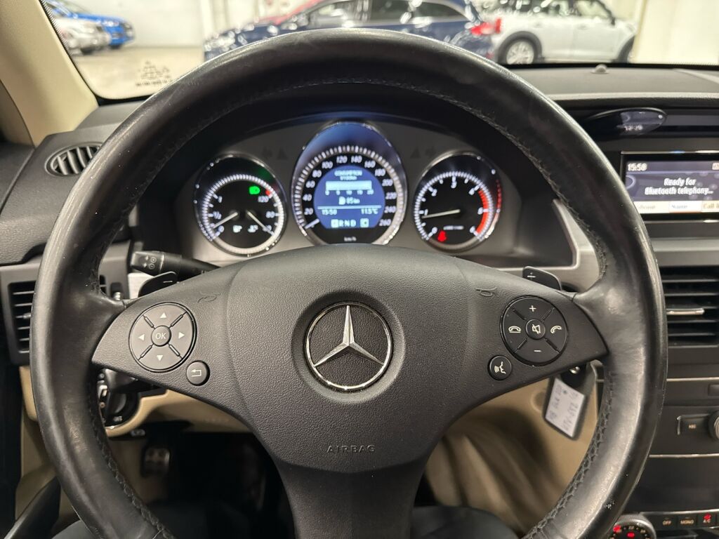 Mercedes-Benz GLK 2010 Valkoinen