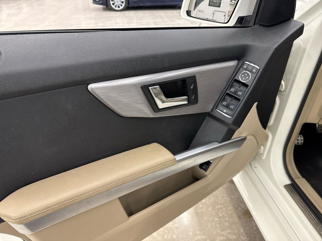 Mercedes-Benz GLK 2010 Valkoinen