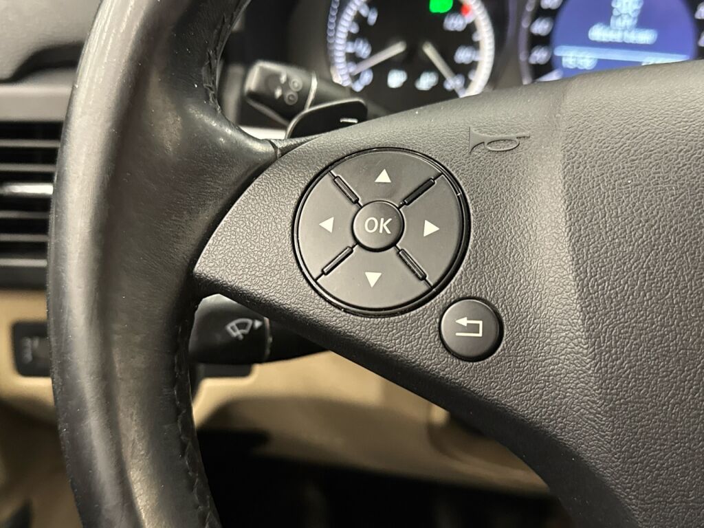 Mercedes-Benz GLK 2010 Valkoinen