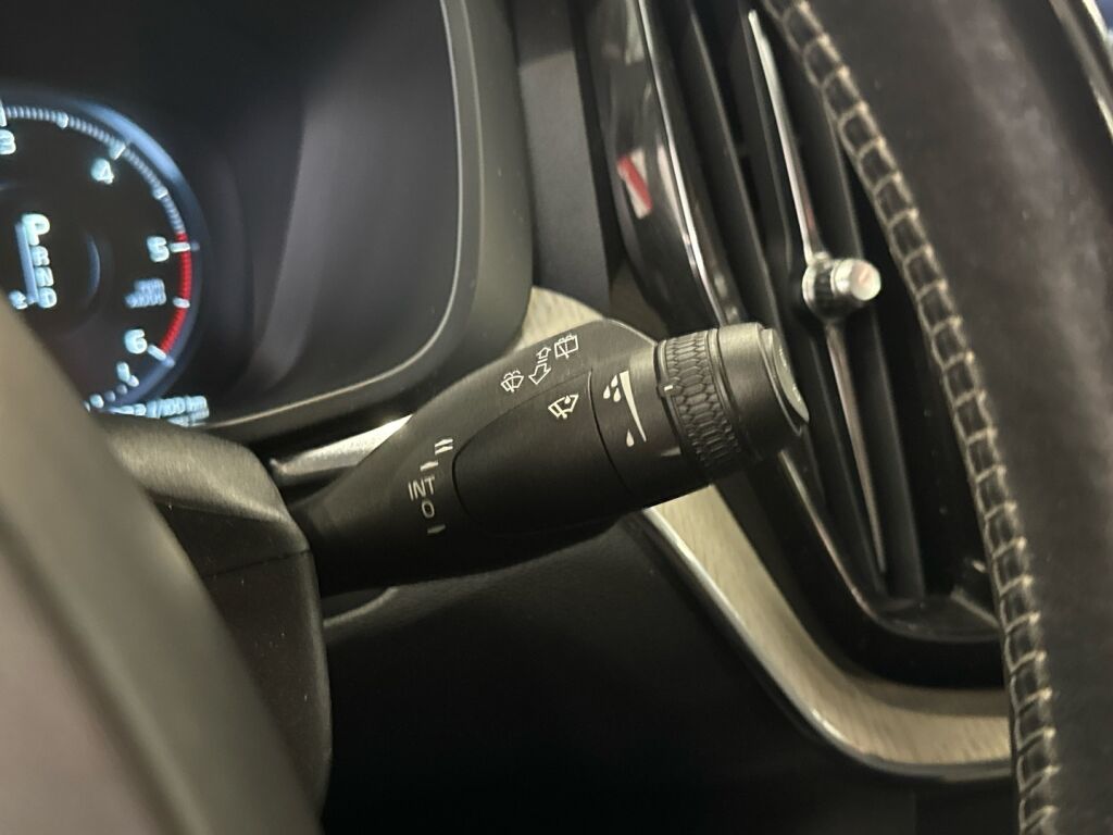 Volvo XC60 2018 Valkoinen