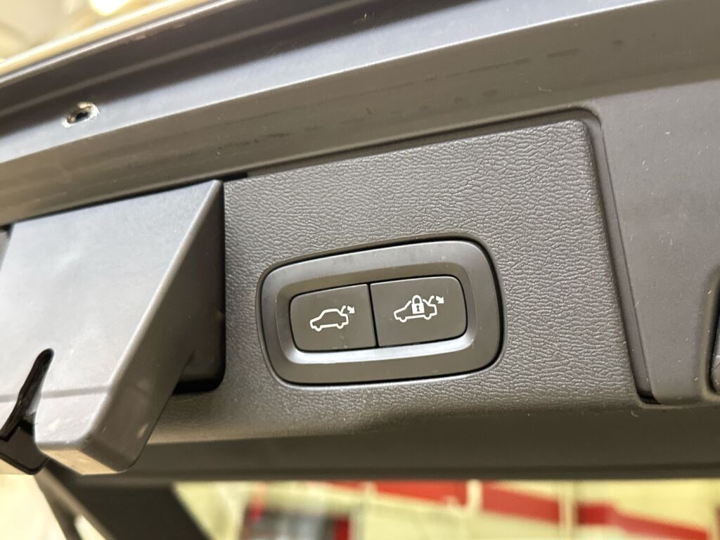 Volvo XC60 2018 Valkoinen