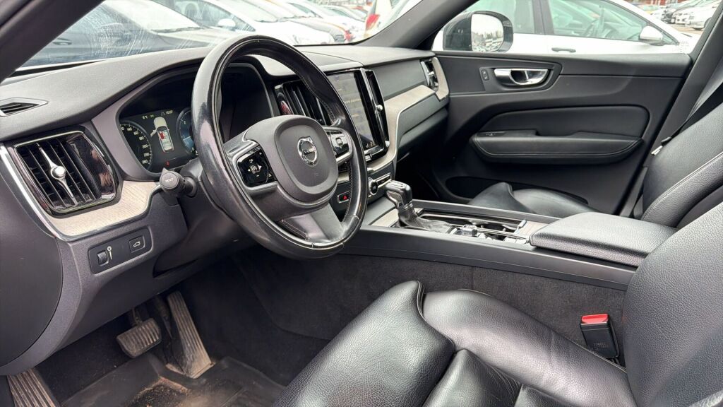 Volvo XC60 2018 Valkoinen