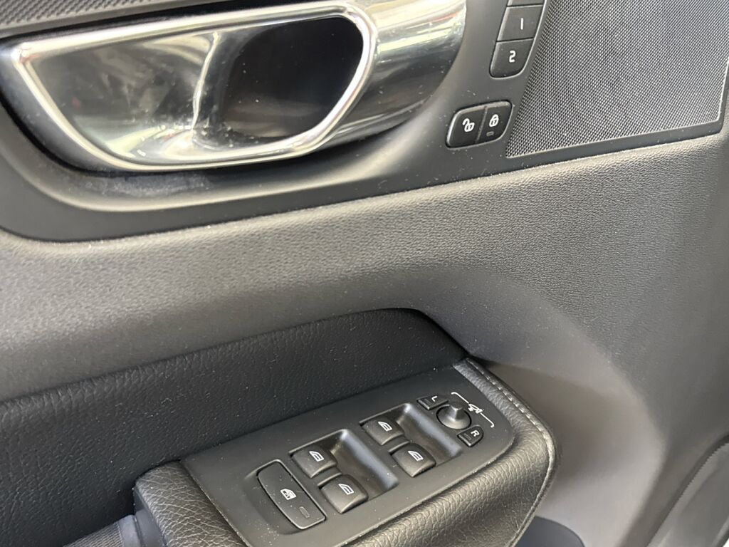 Volvo XC60 2018 Valkoinen