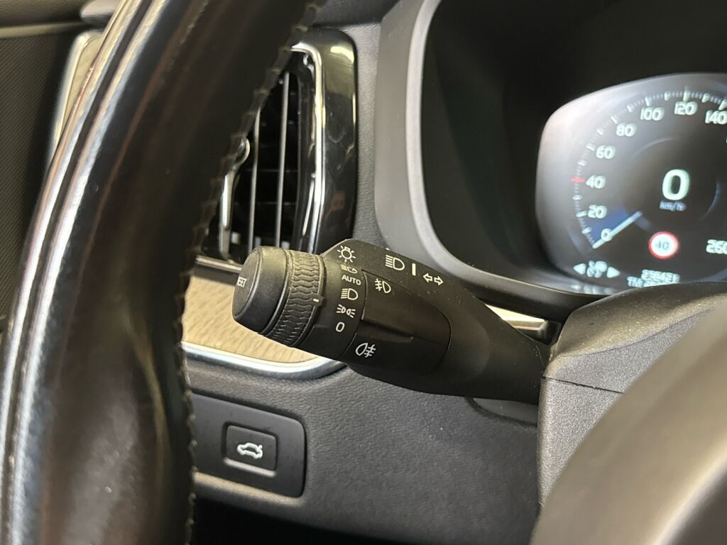 Volvo XC60 2018 Valkoinen