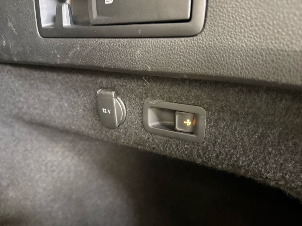 Volkswagen Passat 2017 Sininen