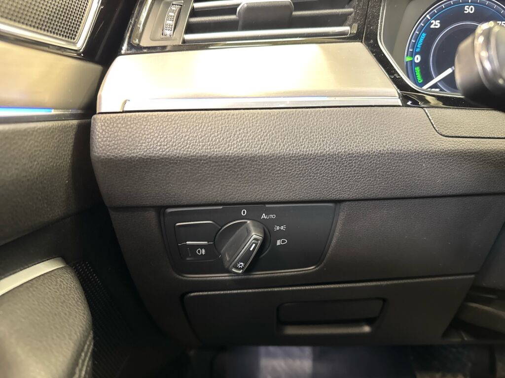 Volkswagen Passat 2017 Sininen