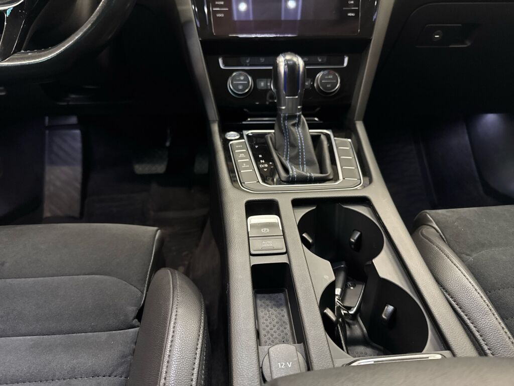 Volkswagen Passat 2017 Sininen