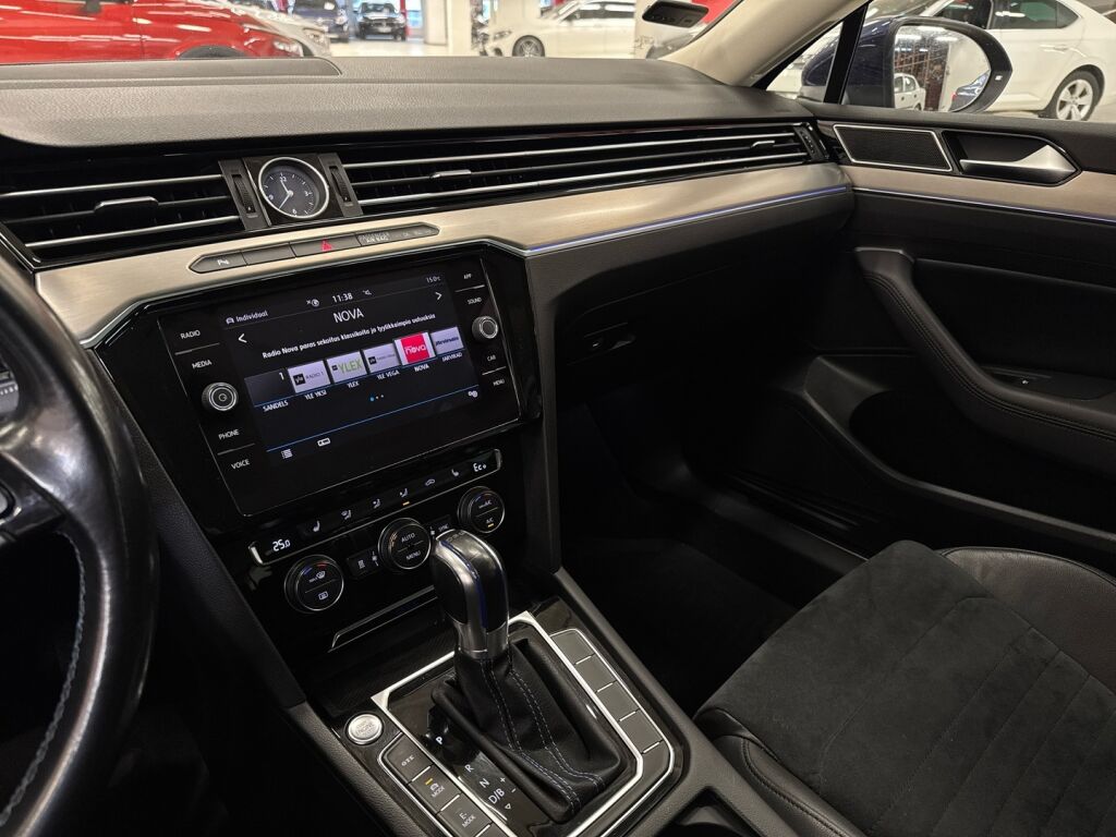 Volkswagen Passat 2017 Sininen