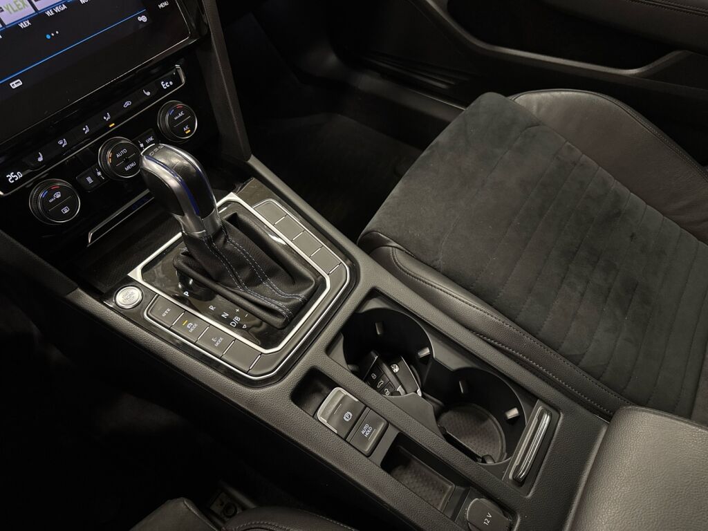 Volkswagen Passat 2017 Sininen