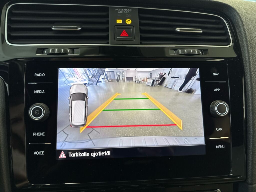 Volkswagen Golf 2018 Vihreä