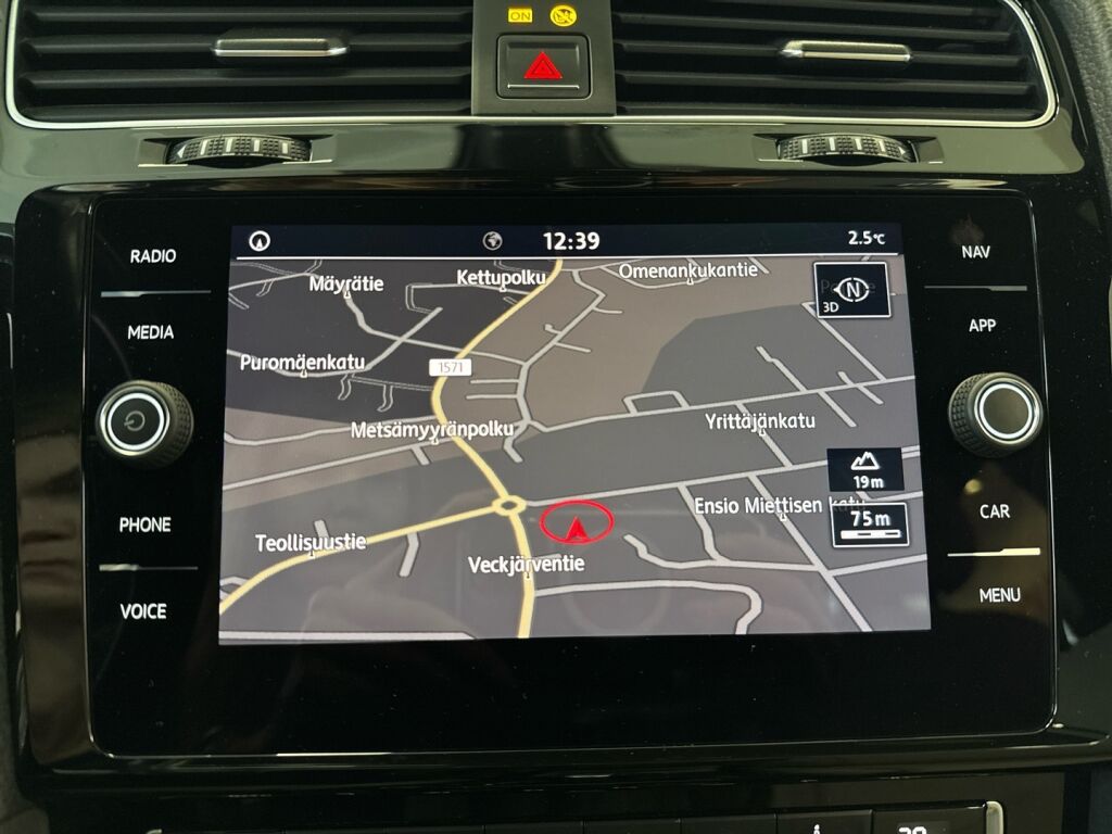 Volkswagen Golf 2018 Vihreä