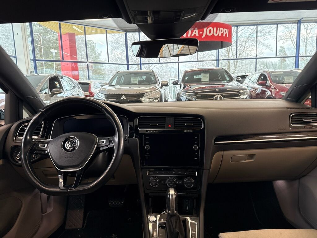 Volkswagen Golf 2018 Vihreä