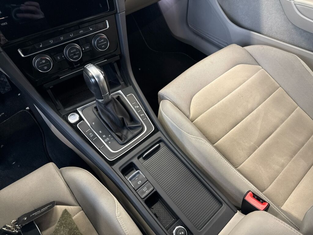 Volkswagen Golf 2018 Vihreä