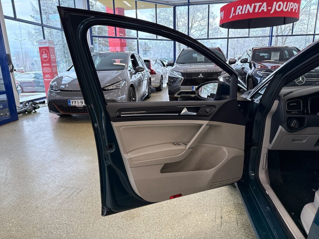 Volkswagen Golf 2018 Vihreä