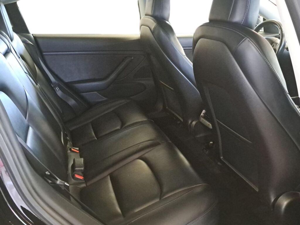 Tesla Model 3 2019 Musta