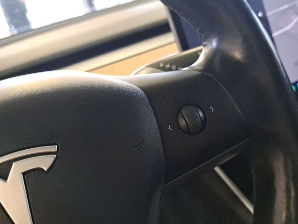 Tesla Model 3 2019 Musta