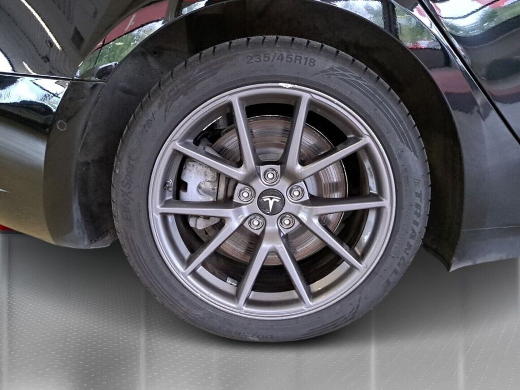 Tesla Model 3 2019 Musta