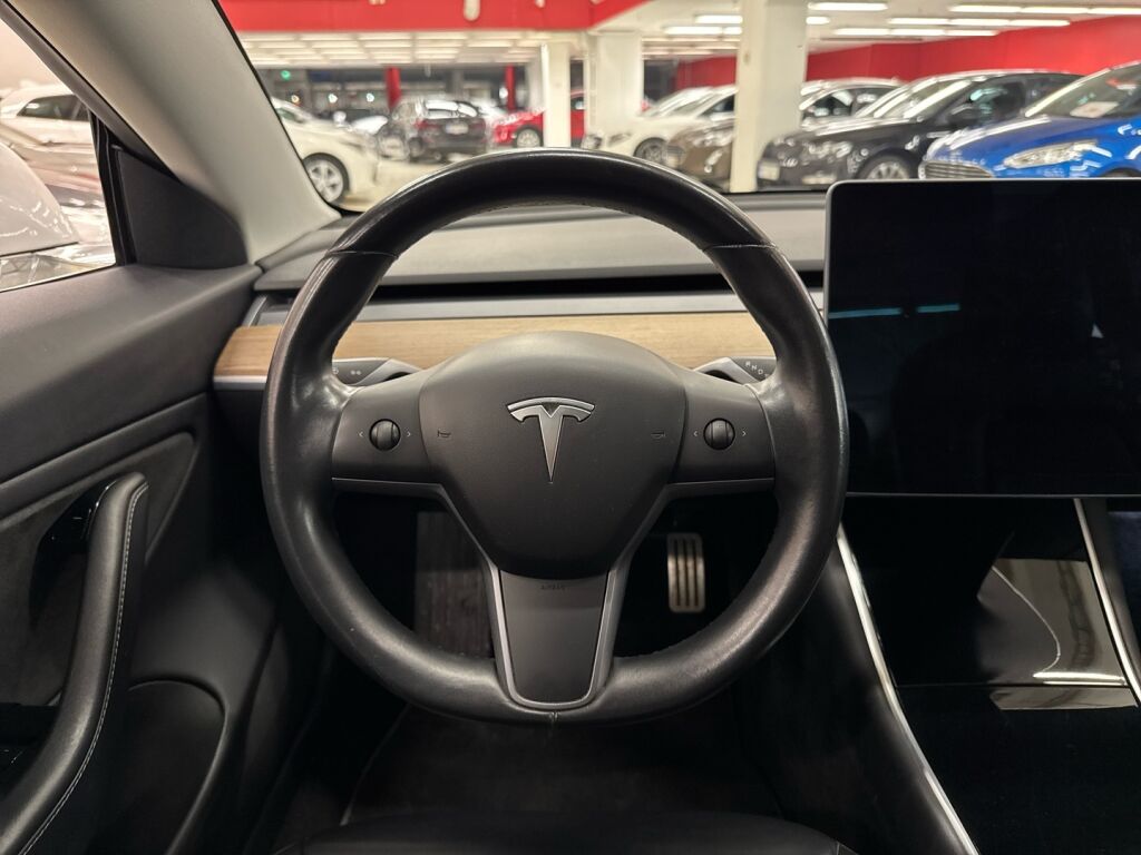 Tesla Model 3 2020 Valkoinen