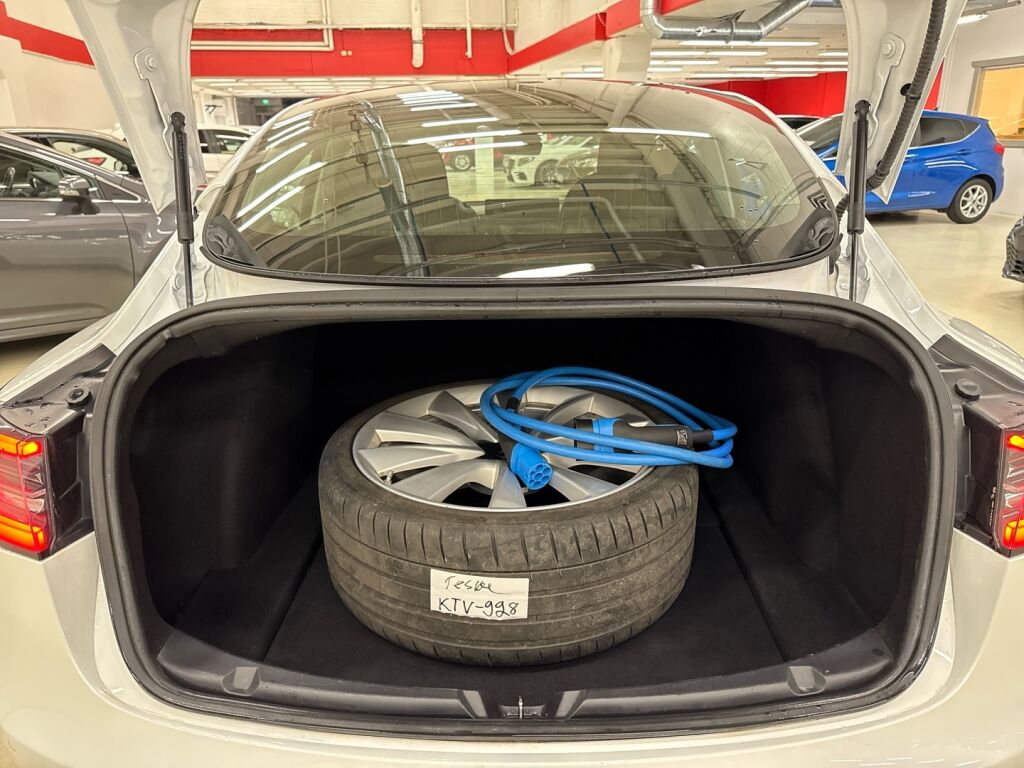 Tesla Model 3 2020 Valkoinen