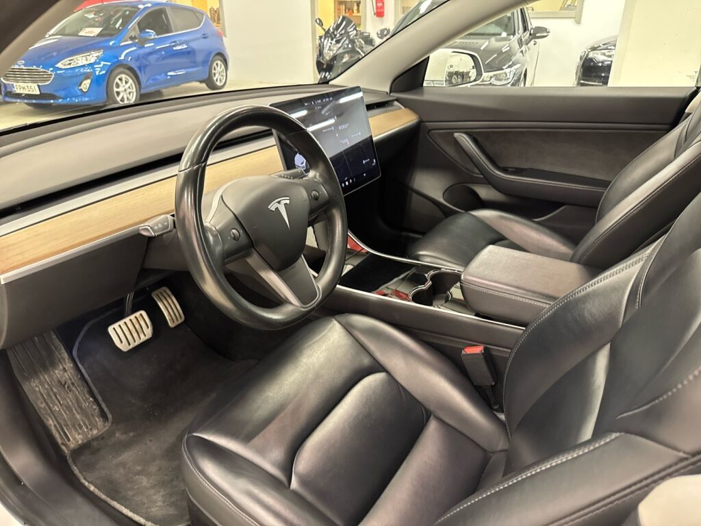 Tesla Model 3 2020 Valkoinen