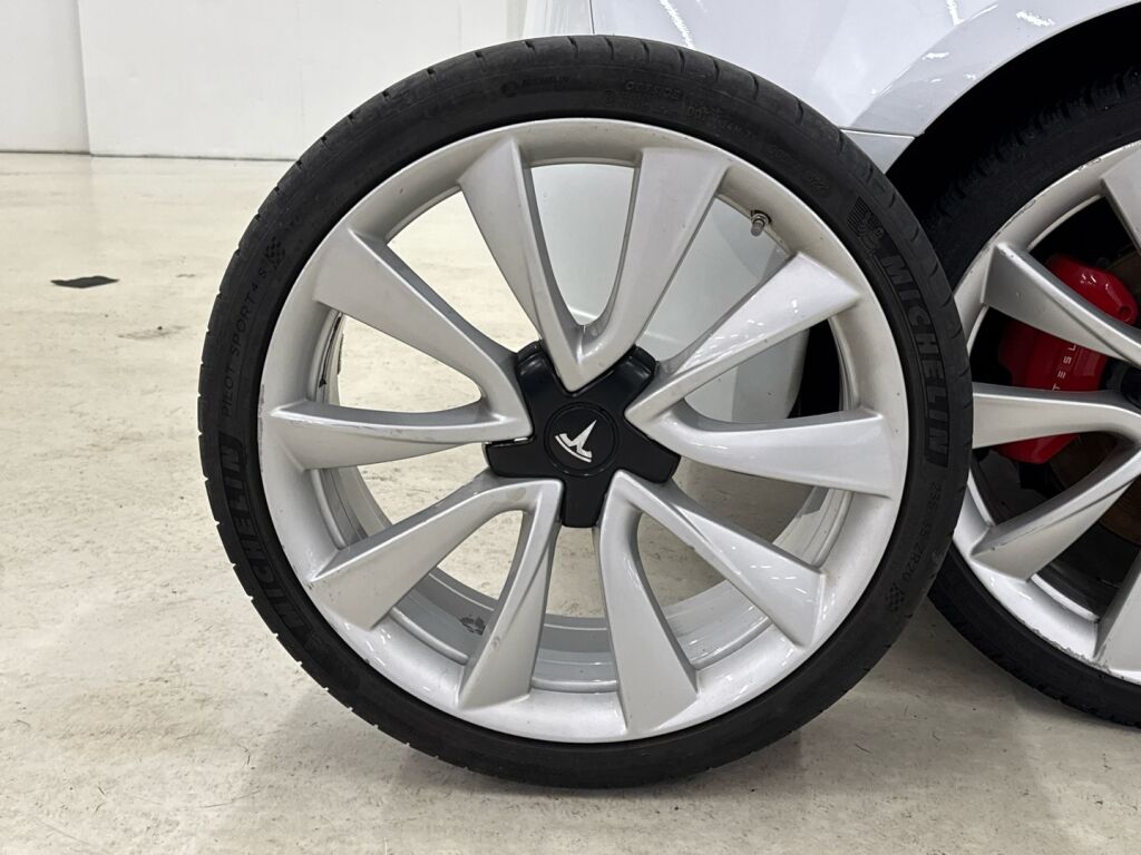 Tesla Model 3 2020 Valkoinen