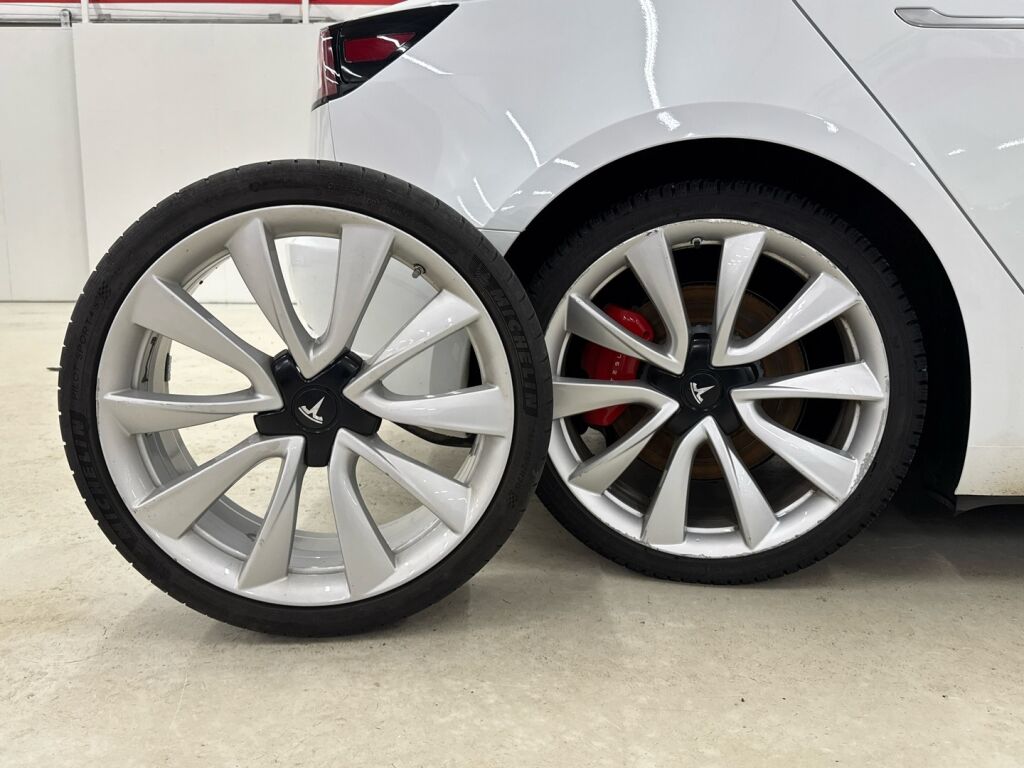 Tesla Model 3 2020 Valkoinen