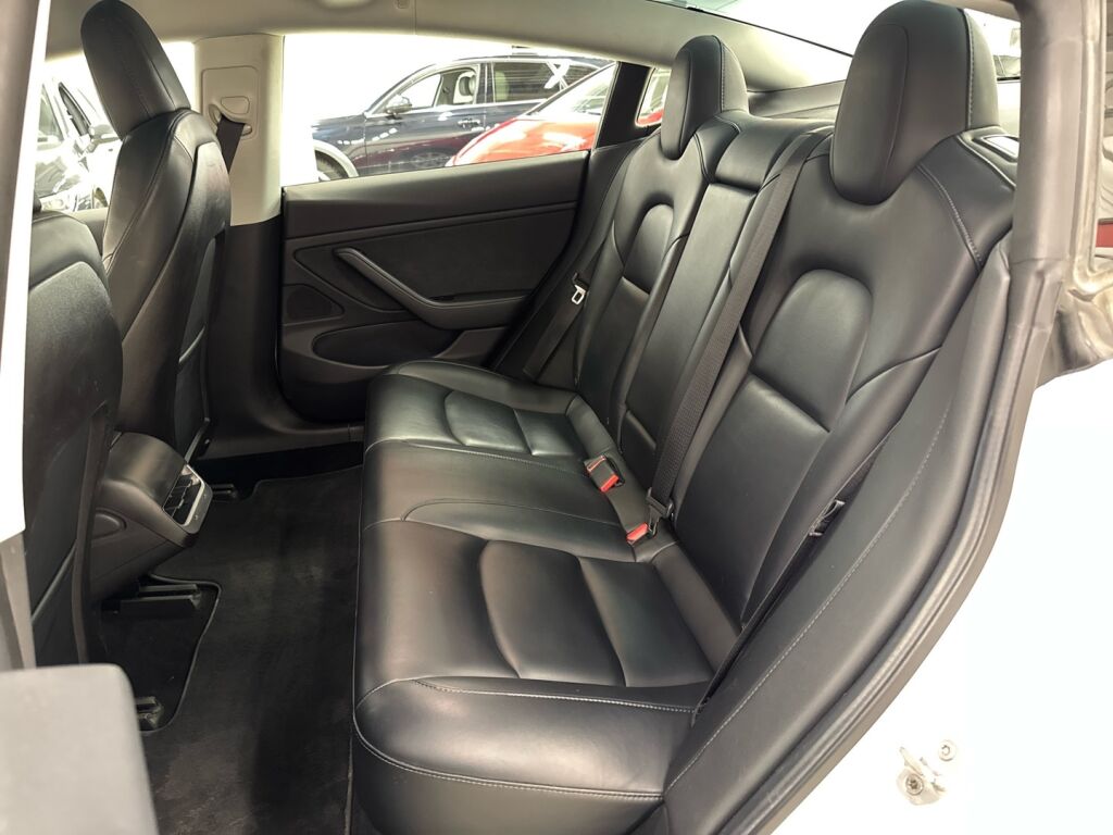 Tesla Model 3 2020 Valkoinen