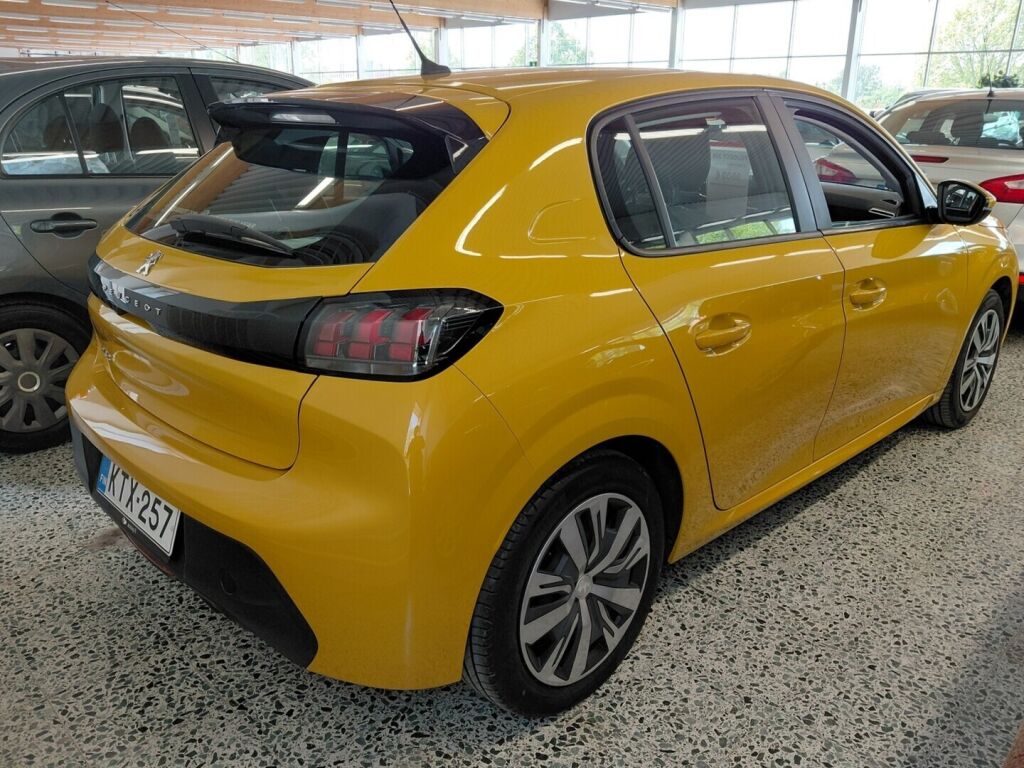 Peugeot 208 2021 Oranssi