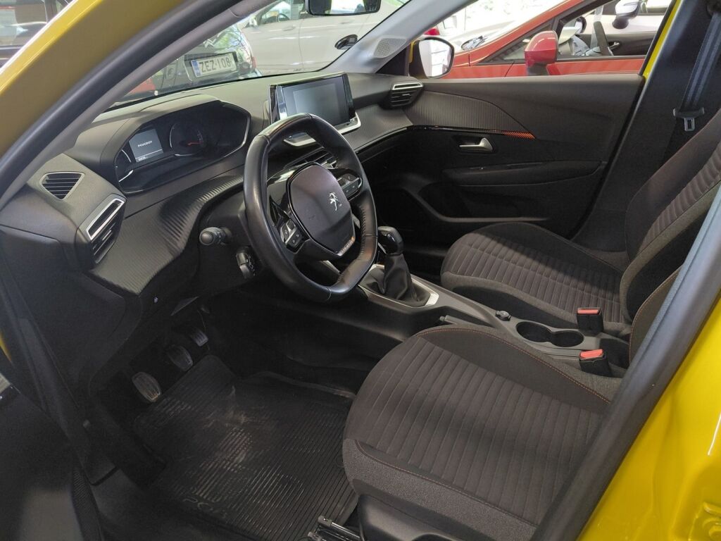 Peugeot 208 2021 Oranssi