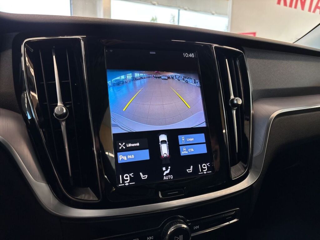 Volvo V60 2021 Valkoinen