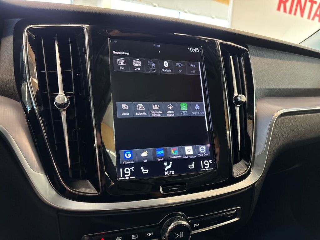 Volvo V60 2021 Valkoinen
