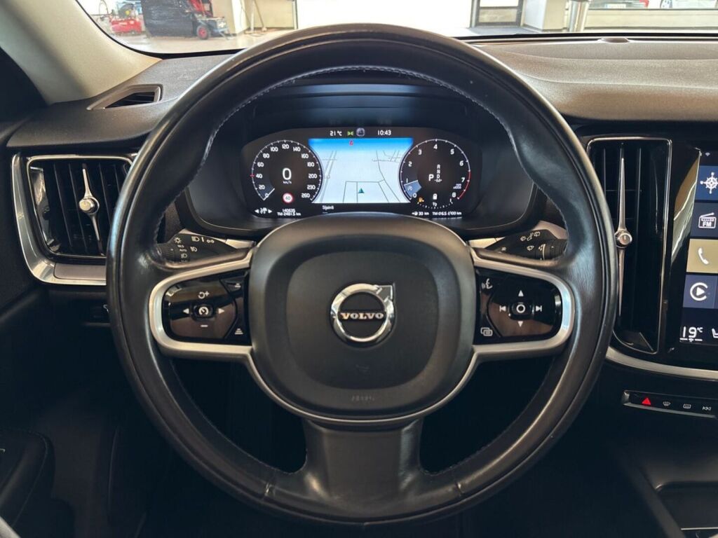Volvo V60 2021 Valkoinen