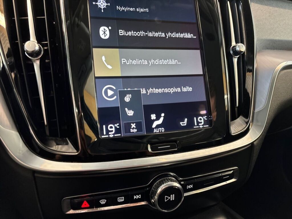 Volvo V60 2021 Valkoinen