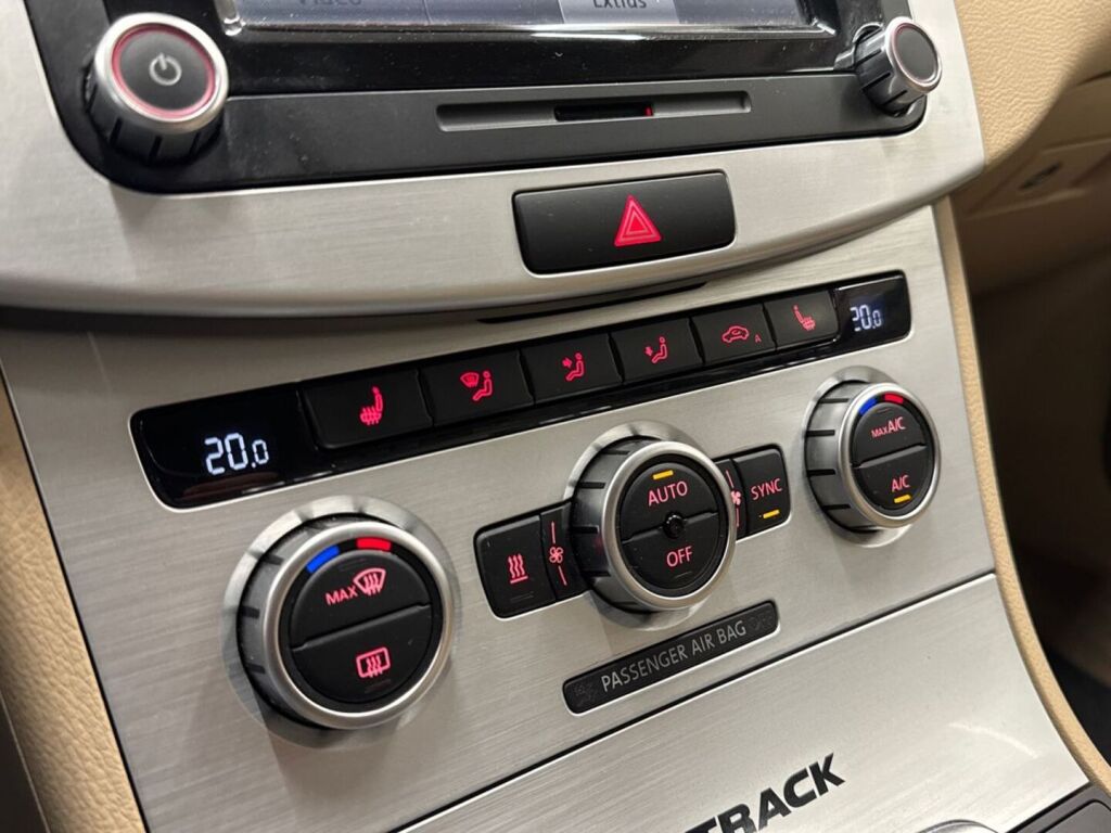Volkswagen Passat 2014 Ruskea (beige)