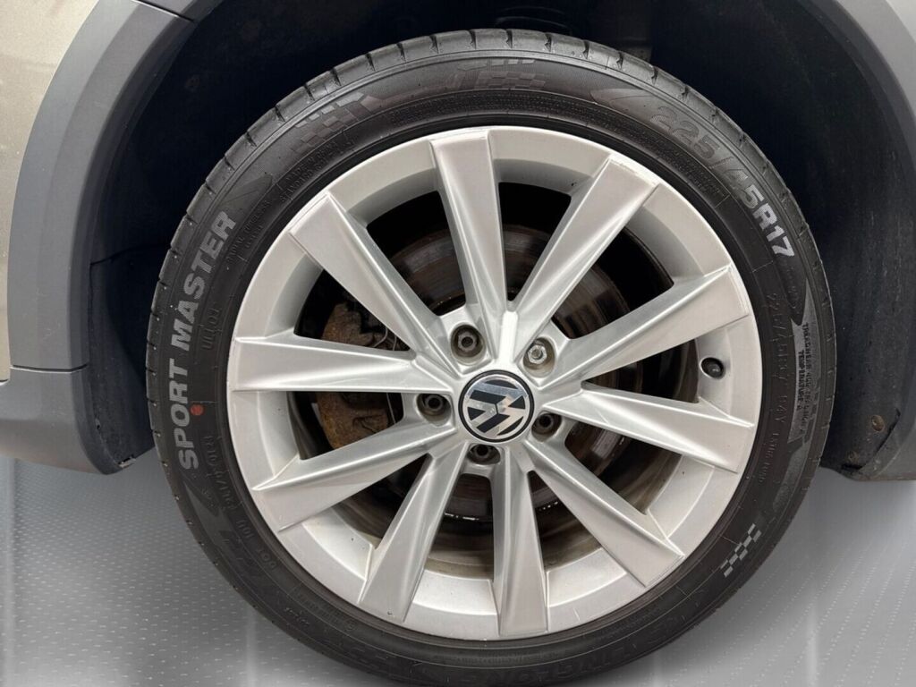 Volkswagen Passat 2014 Ruskea (beige)