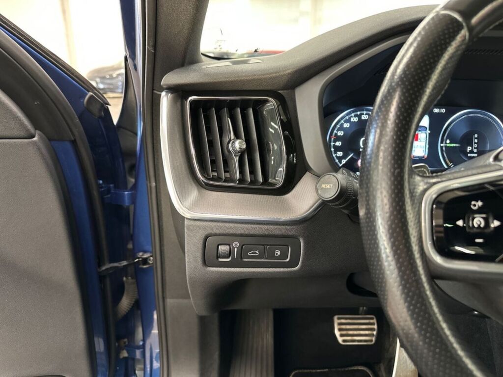Volvo XC60 2017 Sininen