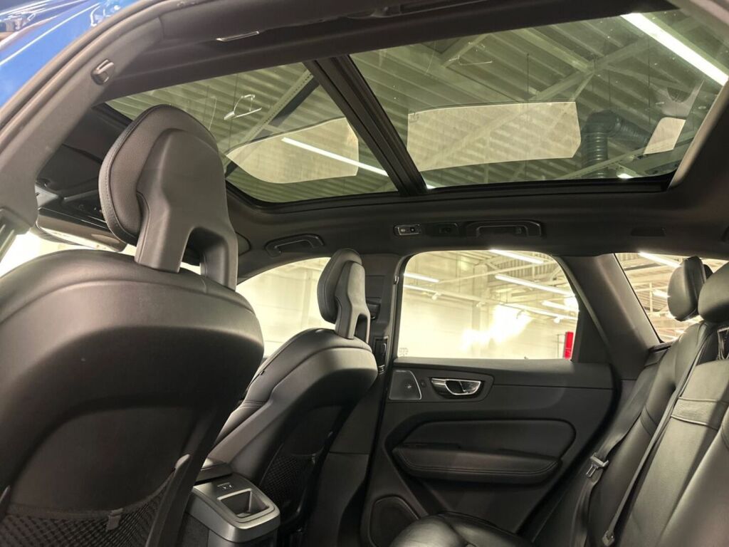 Volvo XC60 2017 Sininen