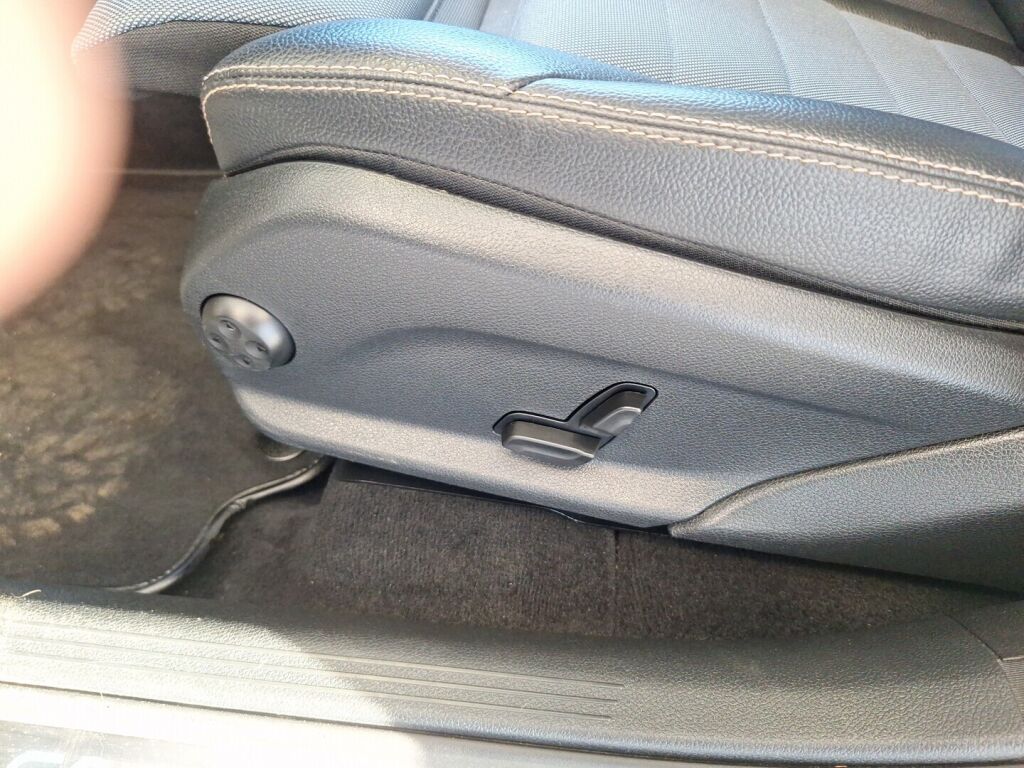 Mercedes-Benz EQC 2020 Sininen