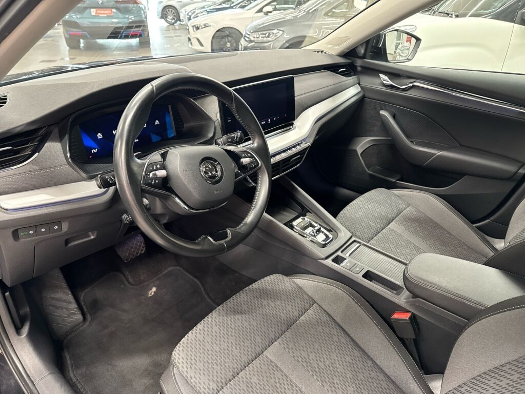 Skoda Octavia 2021 Musta