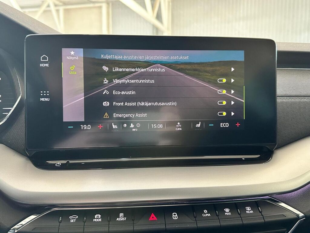 Skoda Octavia 2021 Musta