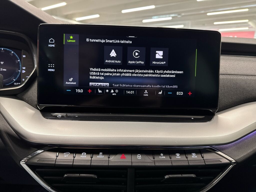 Skoda Octavia 2021 Musta