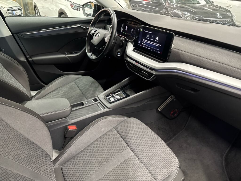 Skoda Octavia 2021 Musta