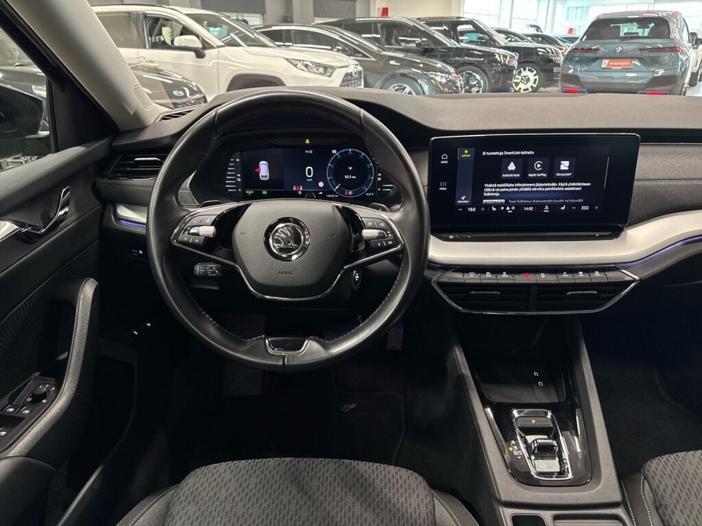 Skoda Octavia 2021 Musta