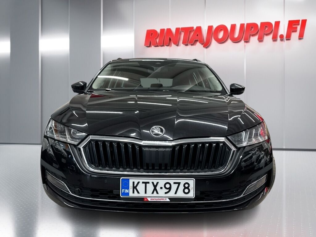 Skoda Octavia 2021 Musta