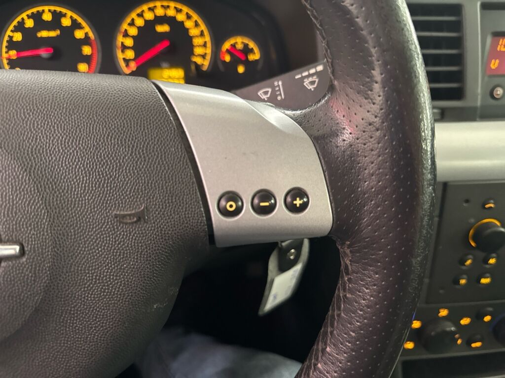 Opel Vectra 2003 Hopea