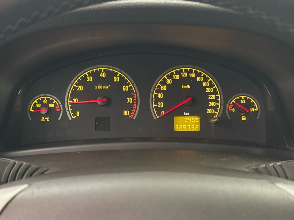 Opel Vectra 2003 Hopea