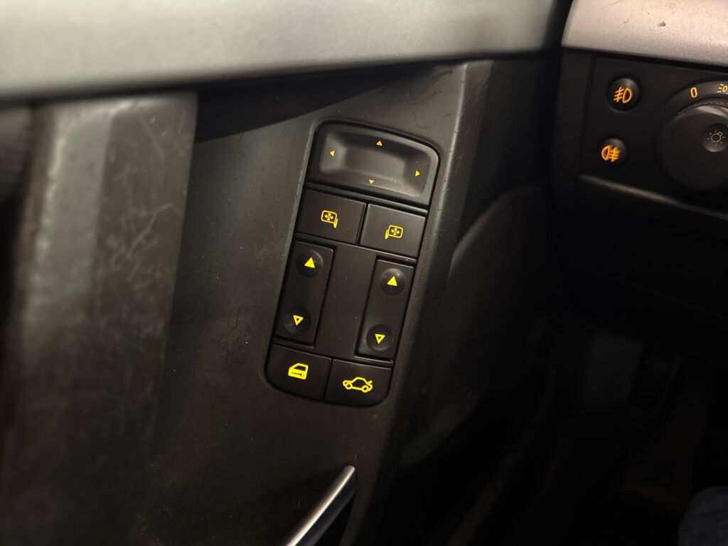 Opel Vectra 2003 Hopea