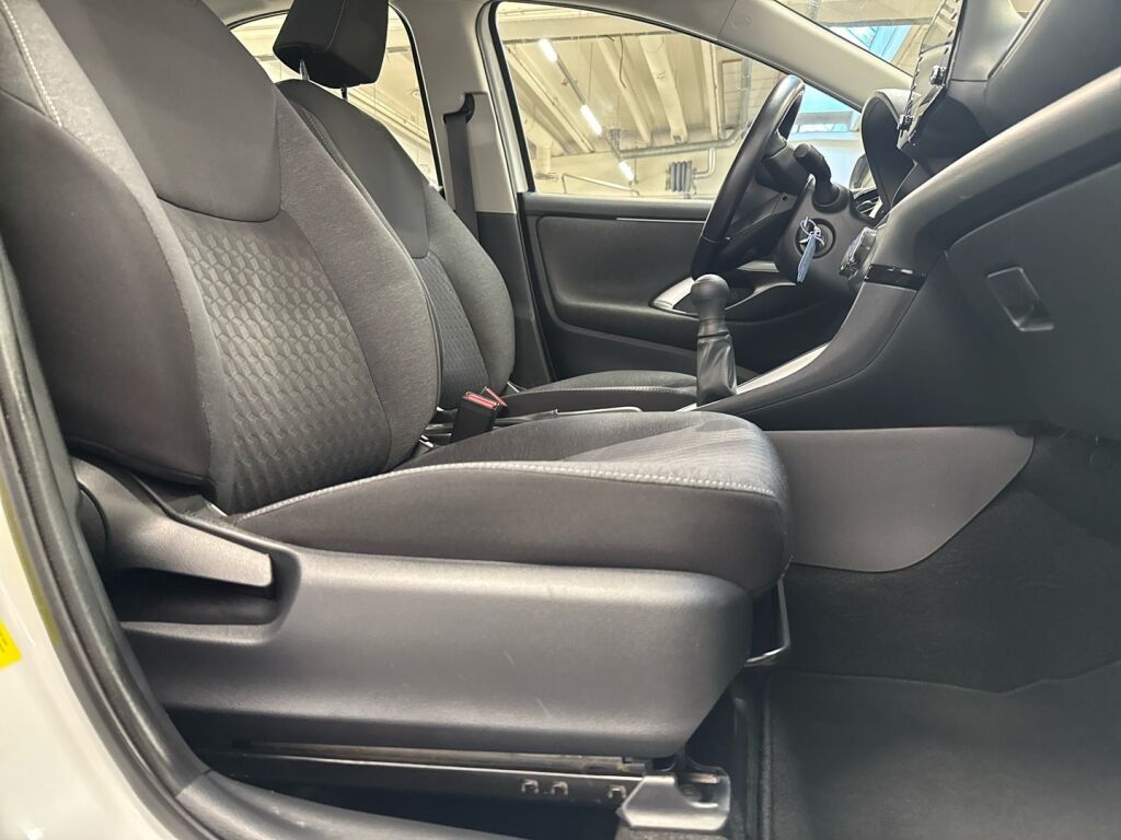 Toyota Yaris 2020 Valkoinen