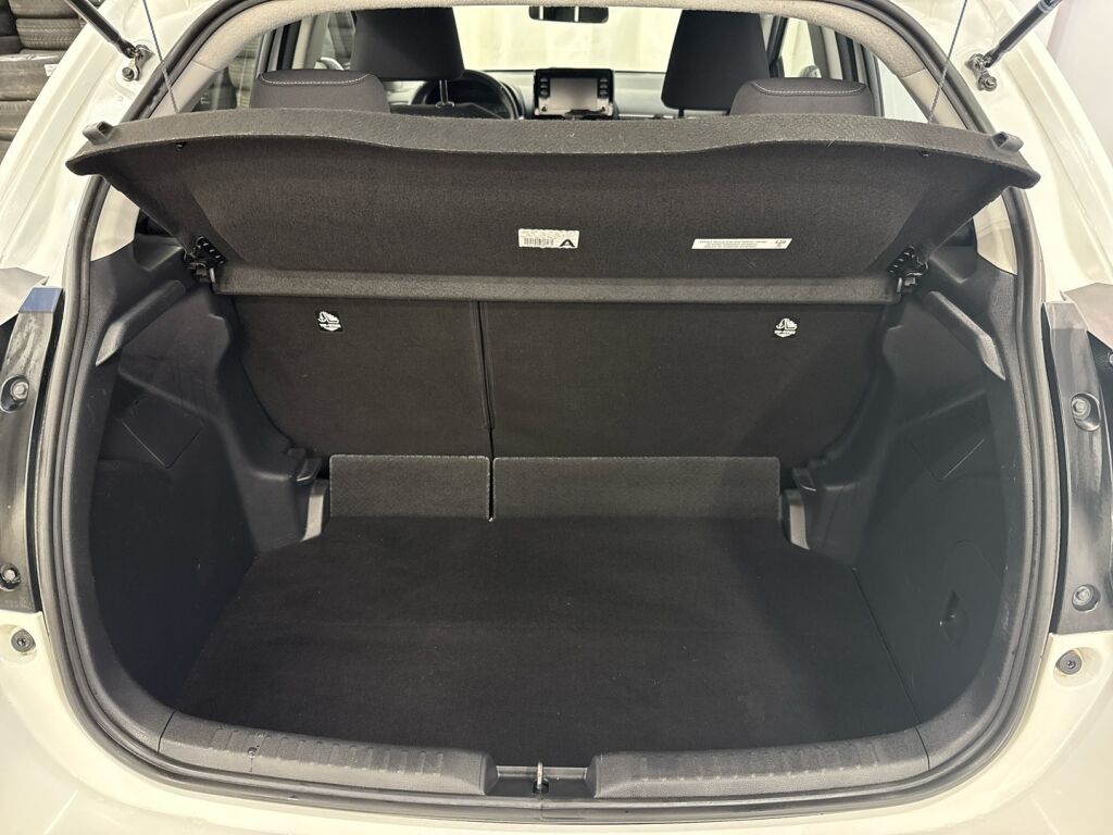 Toyota Yaris 2020 Valkoinen